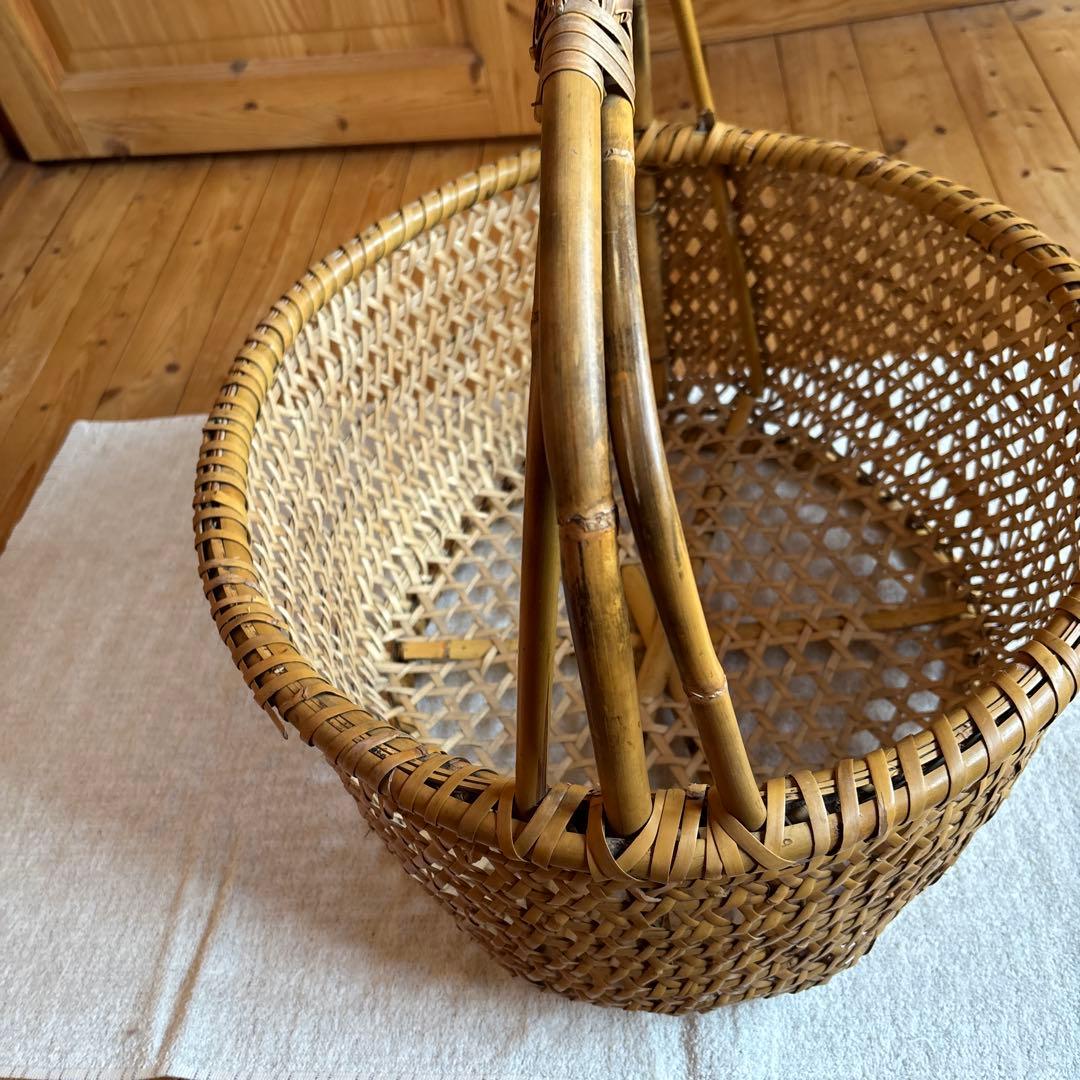 激レア　入手困難　根曲がり竹手籠　昭和レトロな逸品　￼ヴィンテージ　大きなサイズ