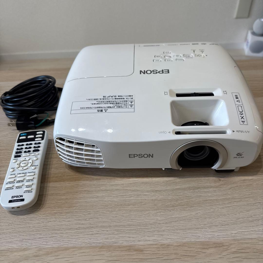 ランプ500時間 EH-TW5200 プロジェクター 美品動作良好 エプソン