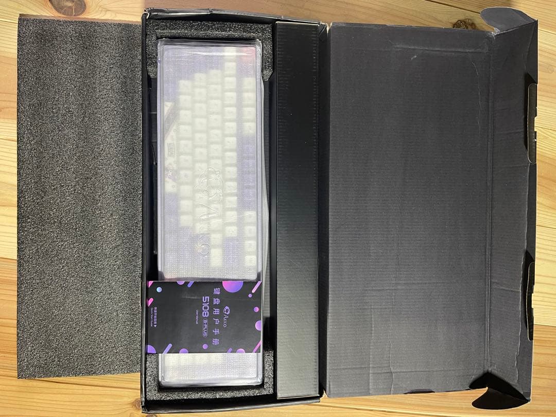 入手困難　KUROMI キーボード パープル/ホワイト