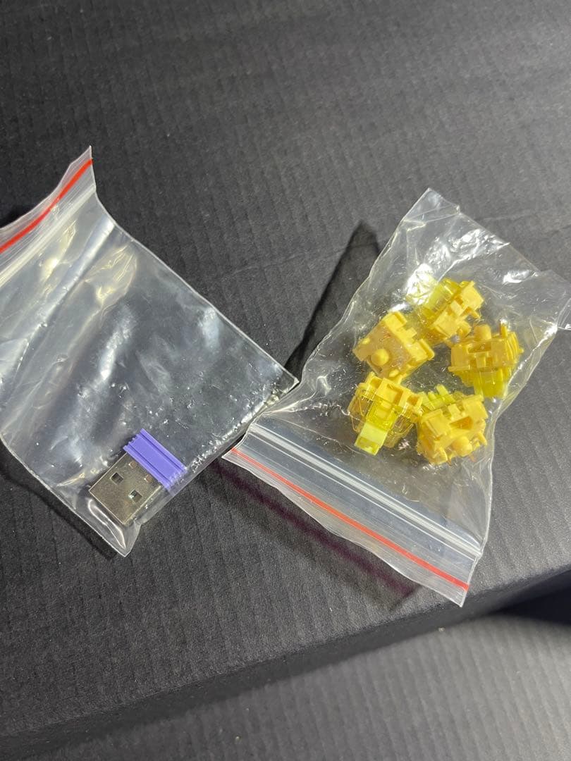 入手困難　KUROMI キーボード パープル/ホワイト