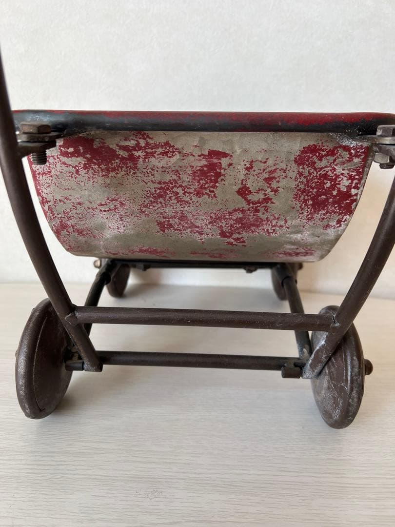 アンティーク、レトロ金属製手押し車 赤と銀