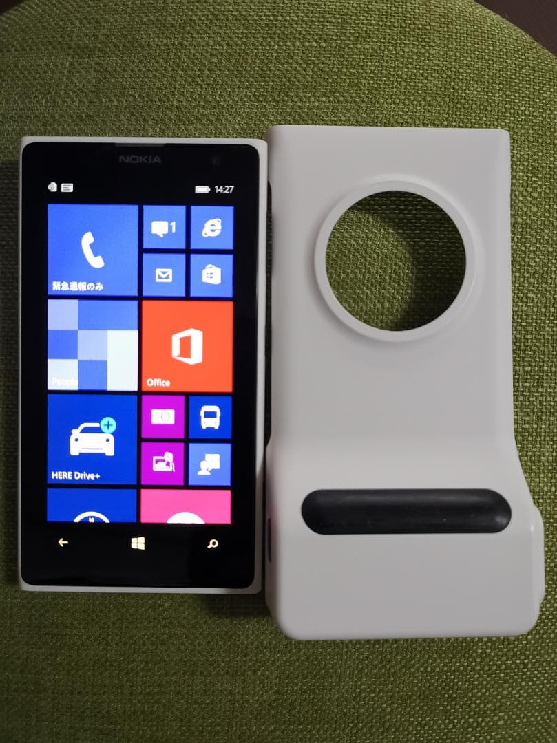 Nokia Lumia 1020 White + カメラグリップ