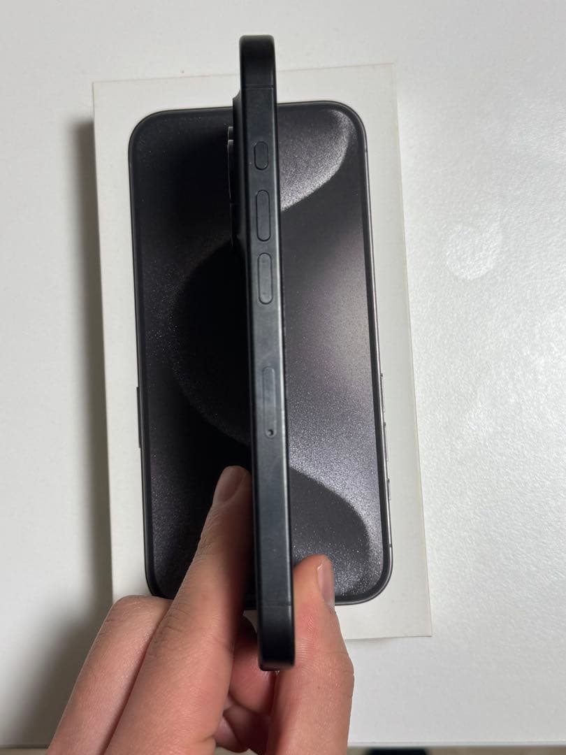 Apple iPhone 15 Pro スペースブラック 本体128gb