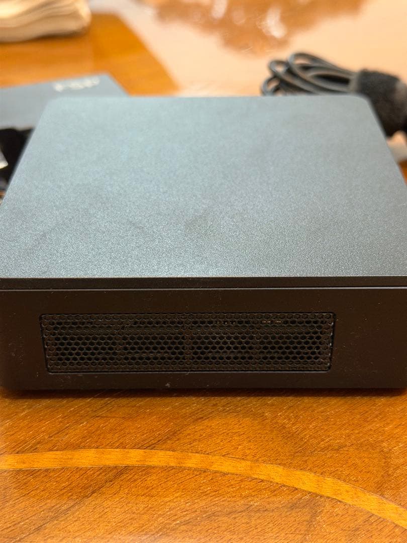 ASUS NUC ミニPC HDMI USBポート付き