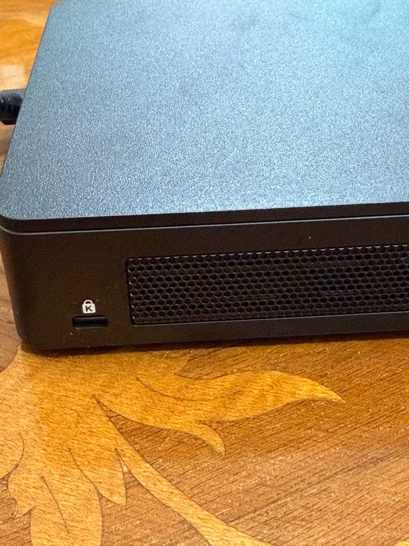 ASUS NUC ミニPC HDMI USBポート付き