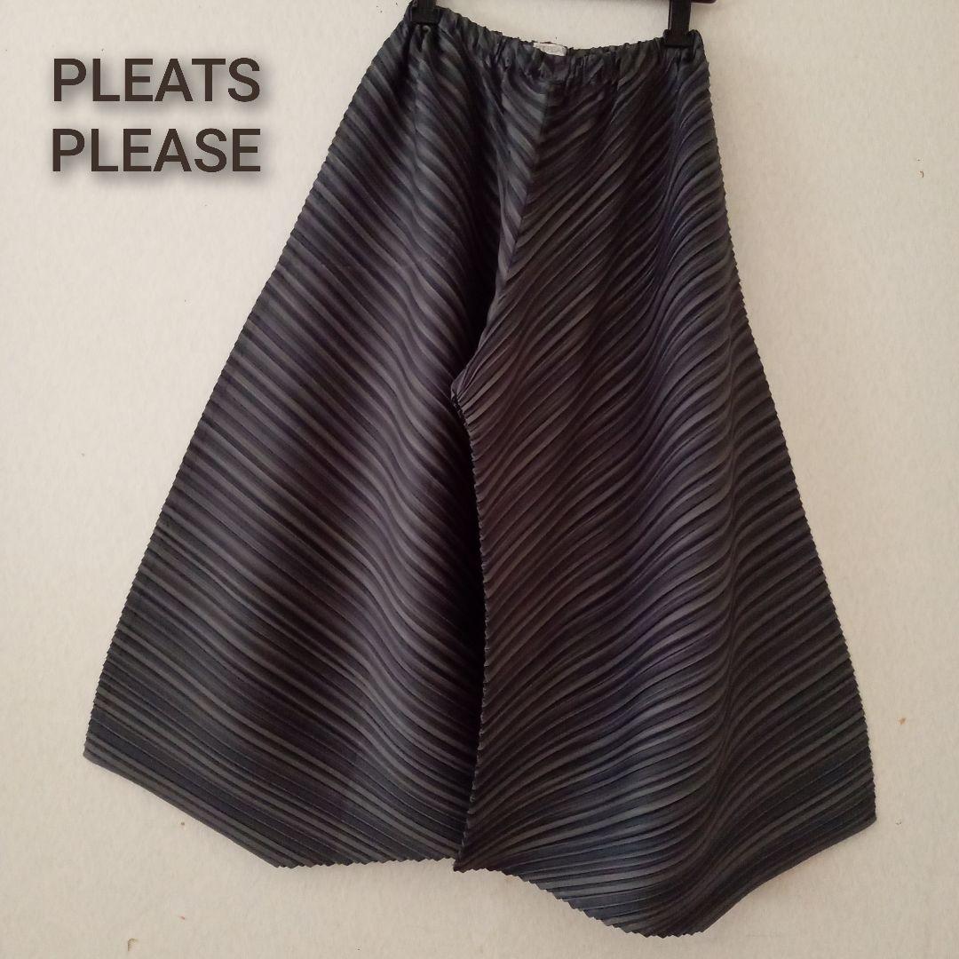 PLEATS PLEASE　ボリュームパンツ