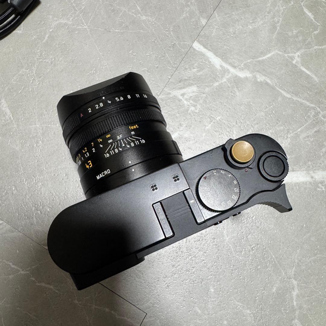 【ブルース】LEICA Q3 43 サムレスト付　レザー張り替え済み