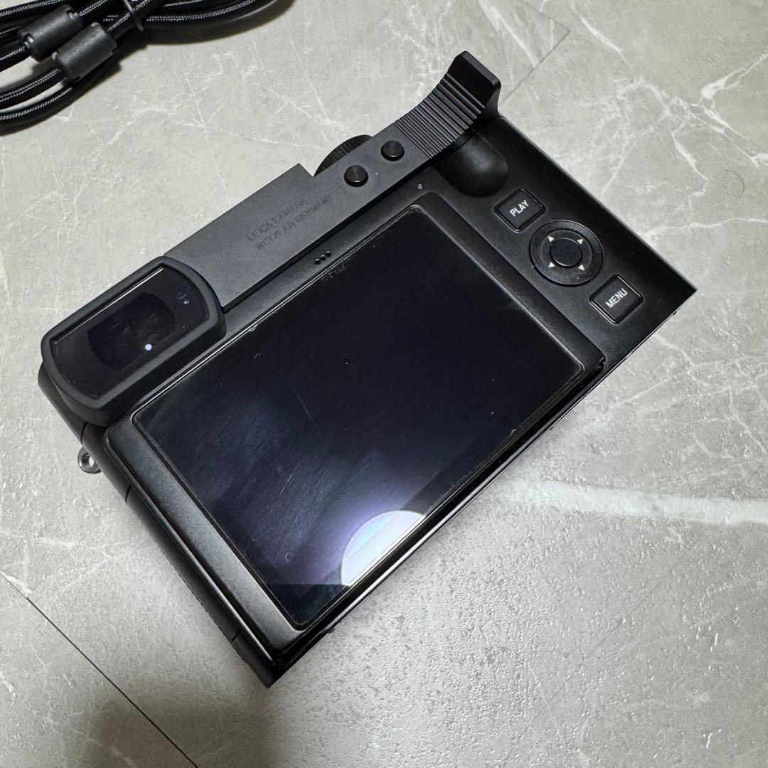 【ブルース】LEICA Q3 43 サムレスト付　レザー張り替え済み