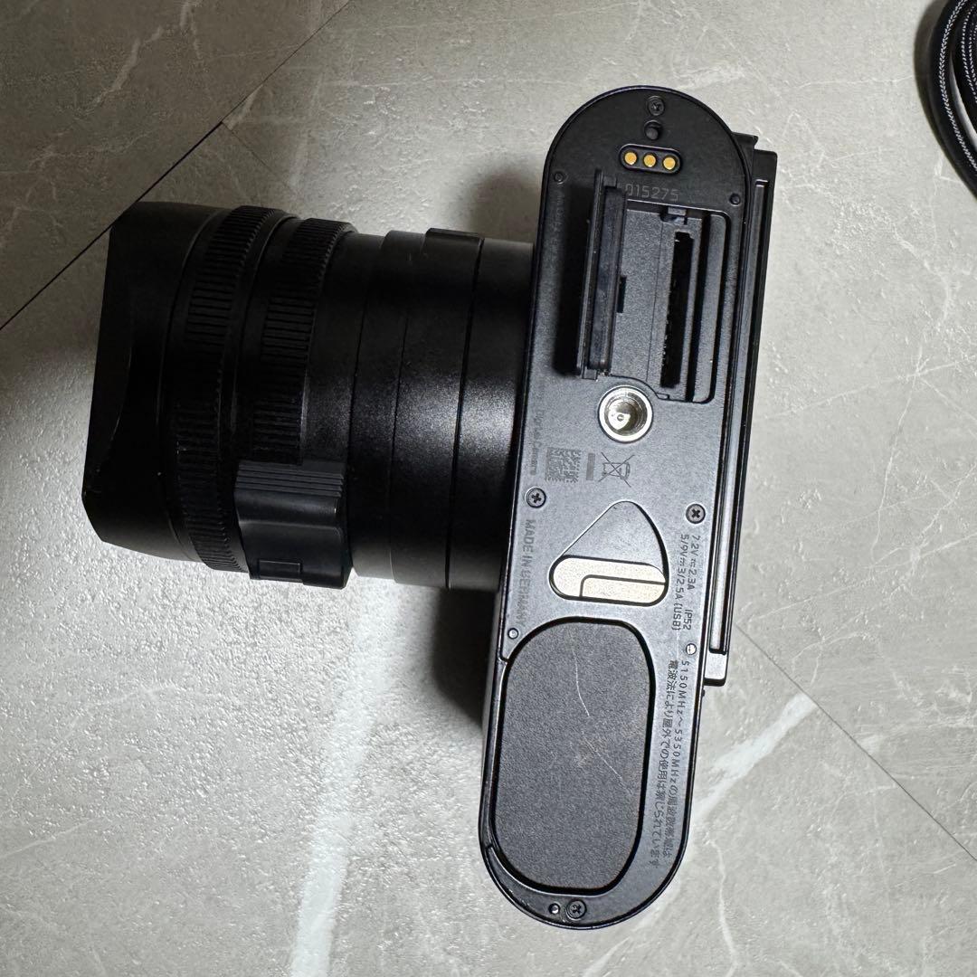 【ブルース】LEICA Q3 43 サムレスト付　レザー張り替え済み