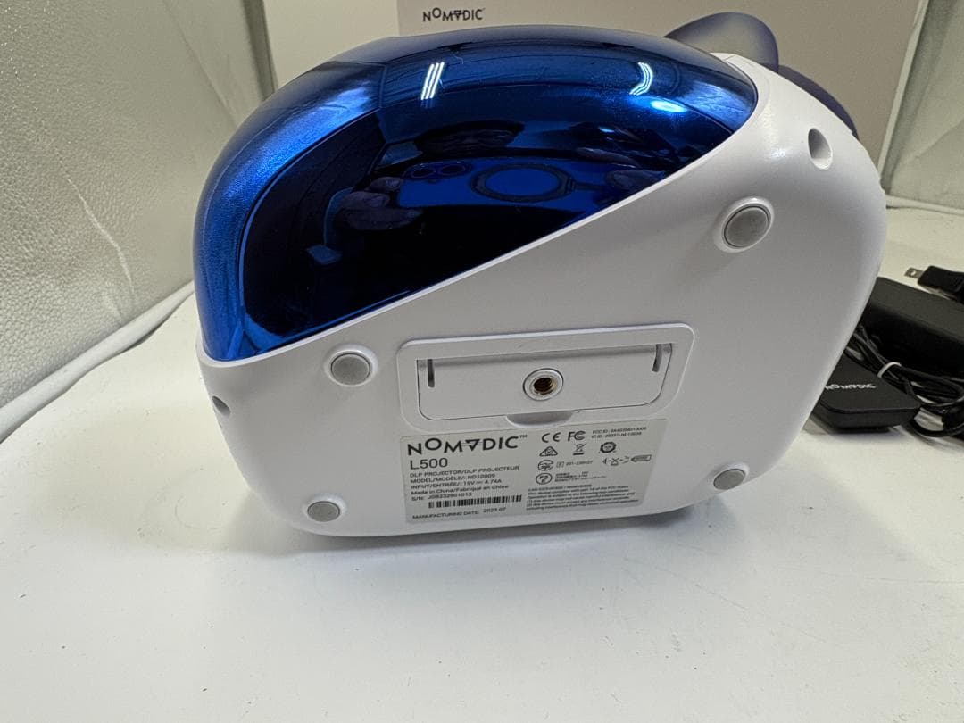 NOMVDIC L500 ポータブル RGB レーザープロジェクター 中古美品