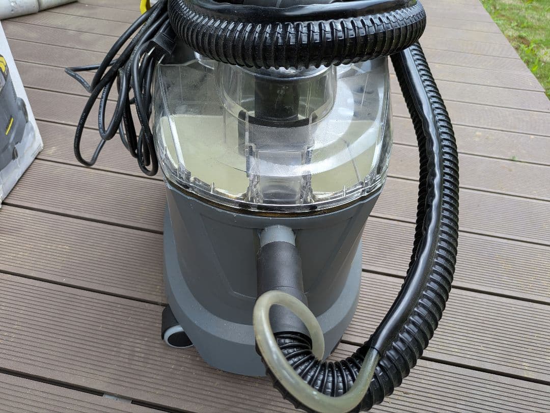 ケルヒャーKARCHER puzzi 8/1c カーペットリンスクリーナー