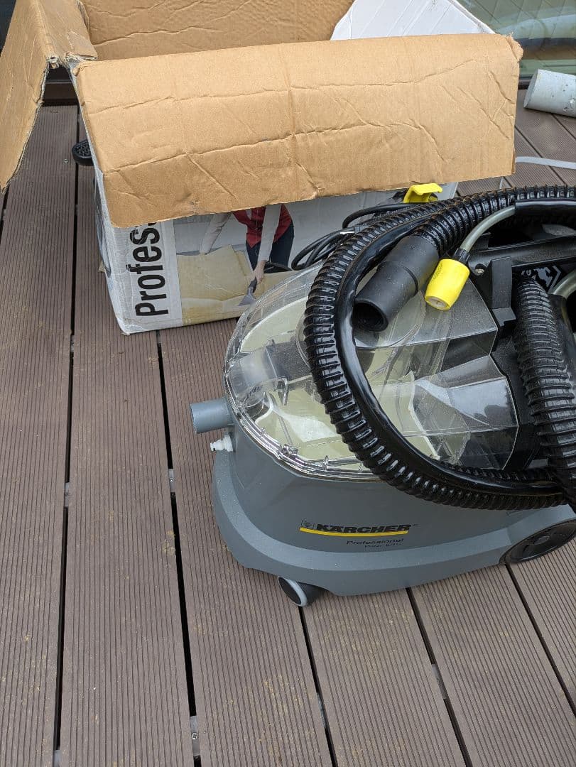 ケルヒャーKARCHER puzzi 8/1c カーペットリンスクリーナー