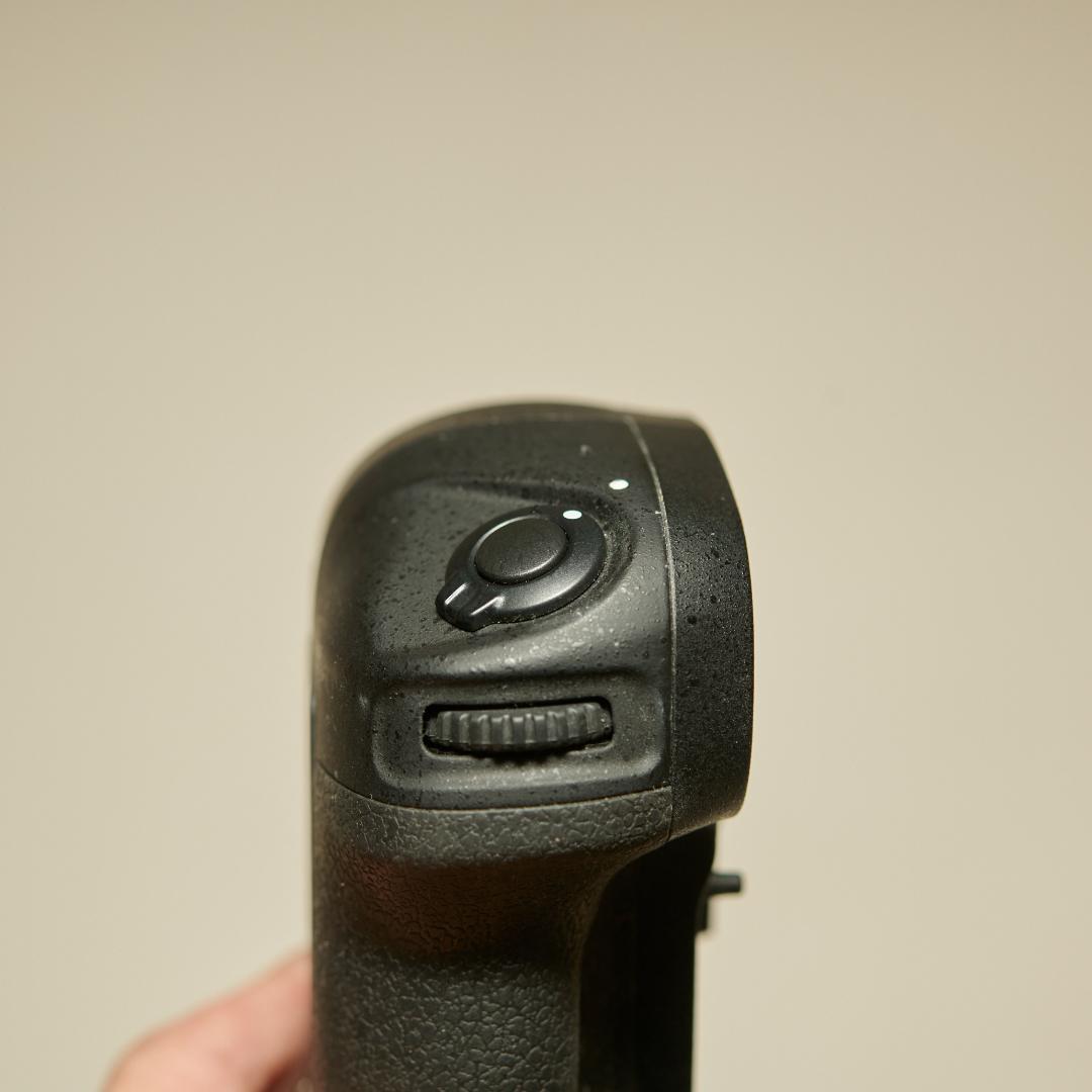 Nikon マルチパワーバッテリーパック MB-D12