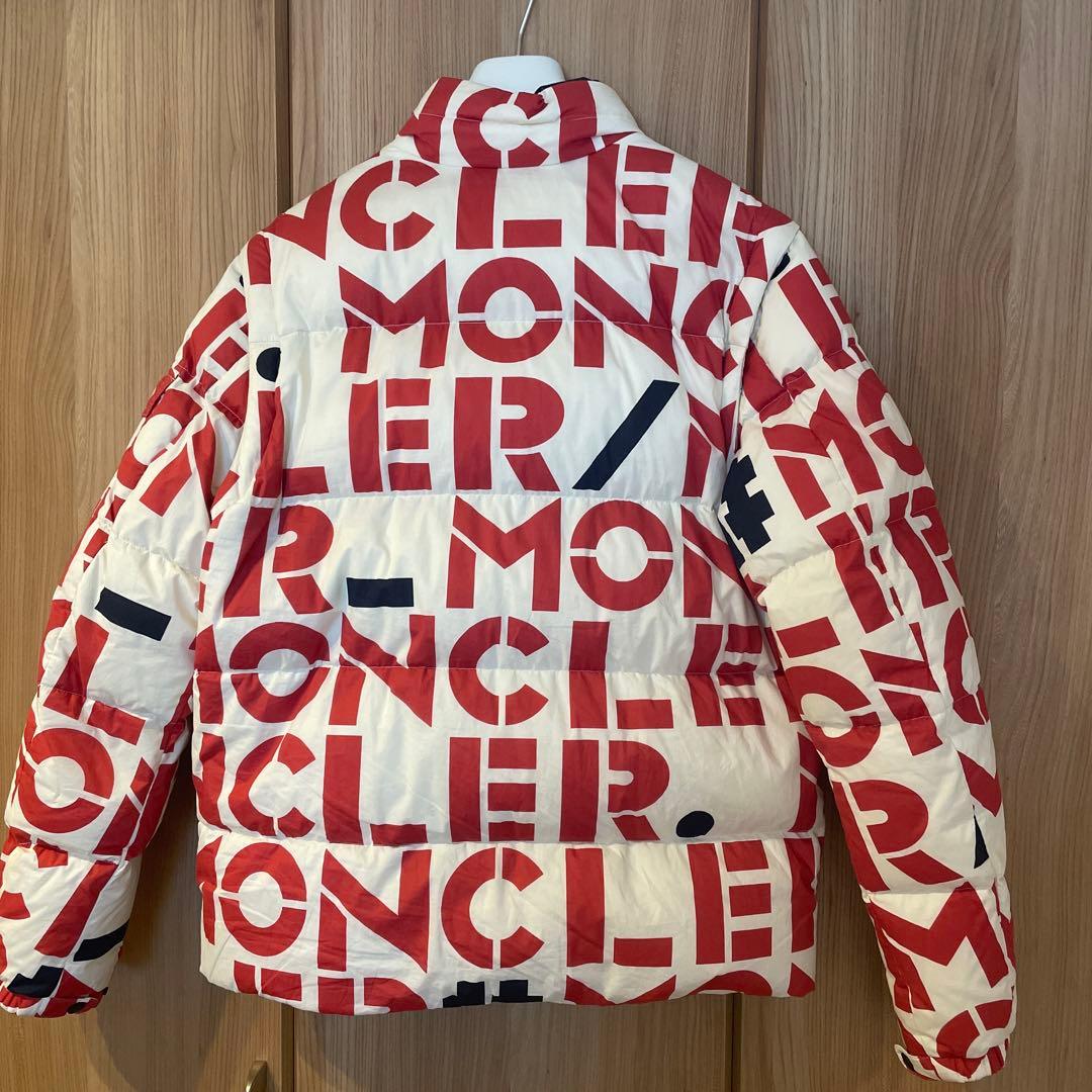 モンクレールジーニアス　ダウンジャケット