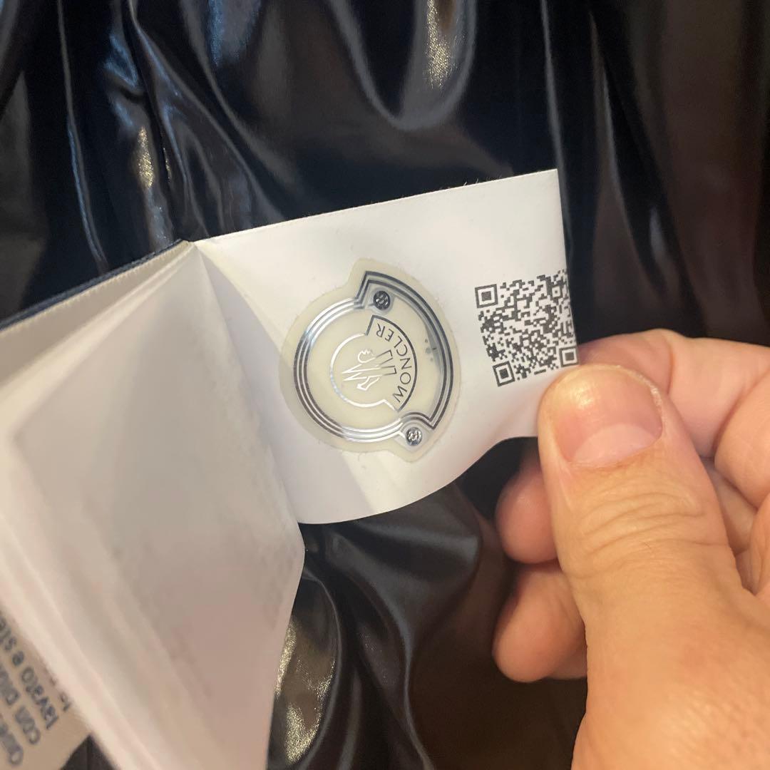 モンクレールジーニアス　ダウンジャケット