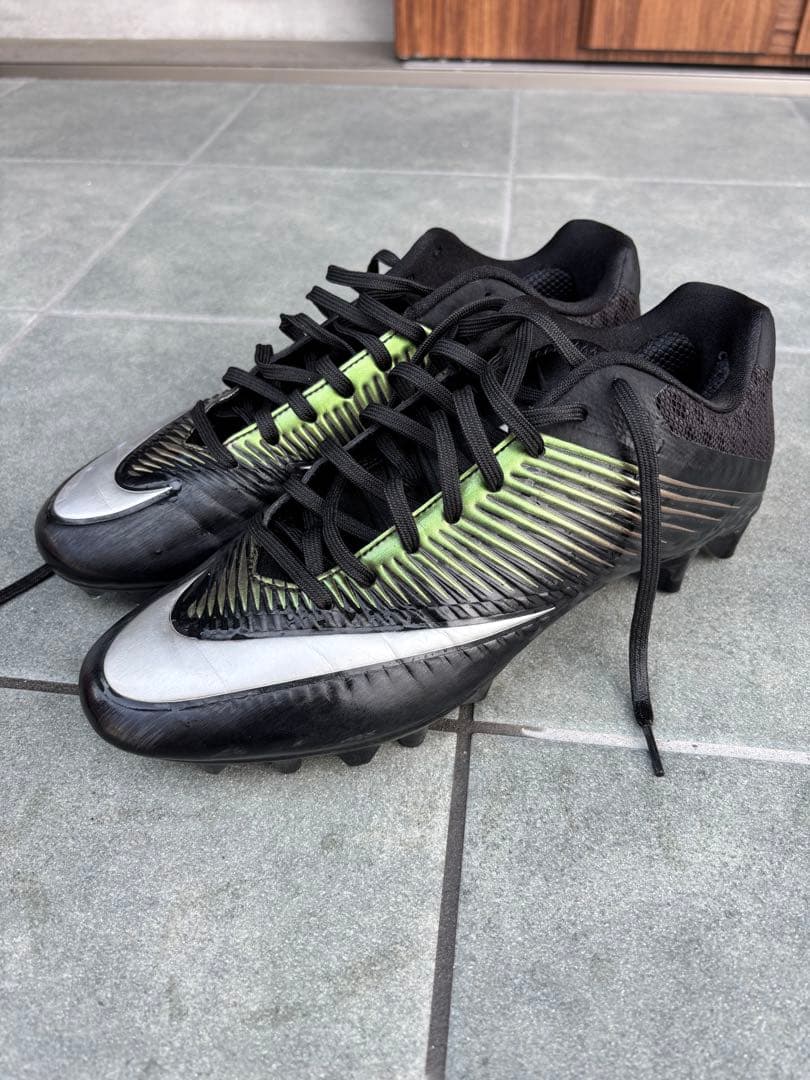 アメフト　スパイク　NIKE