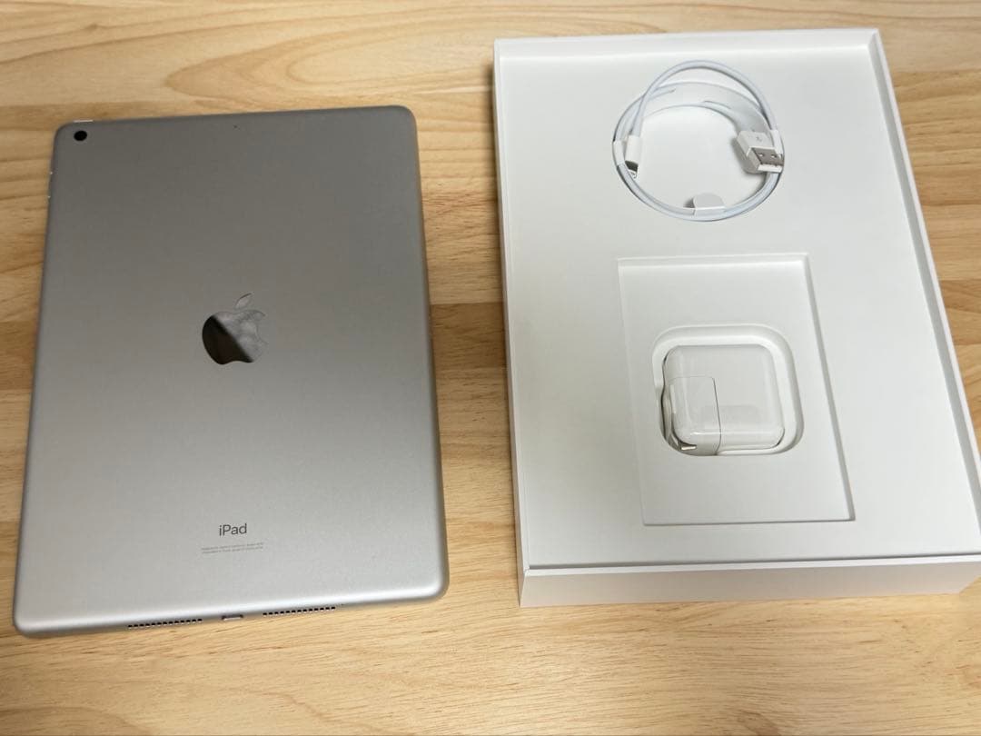 美品 iPad 第7世代 128GB 付属完備 Apple純正再整備品 WiFi