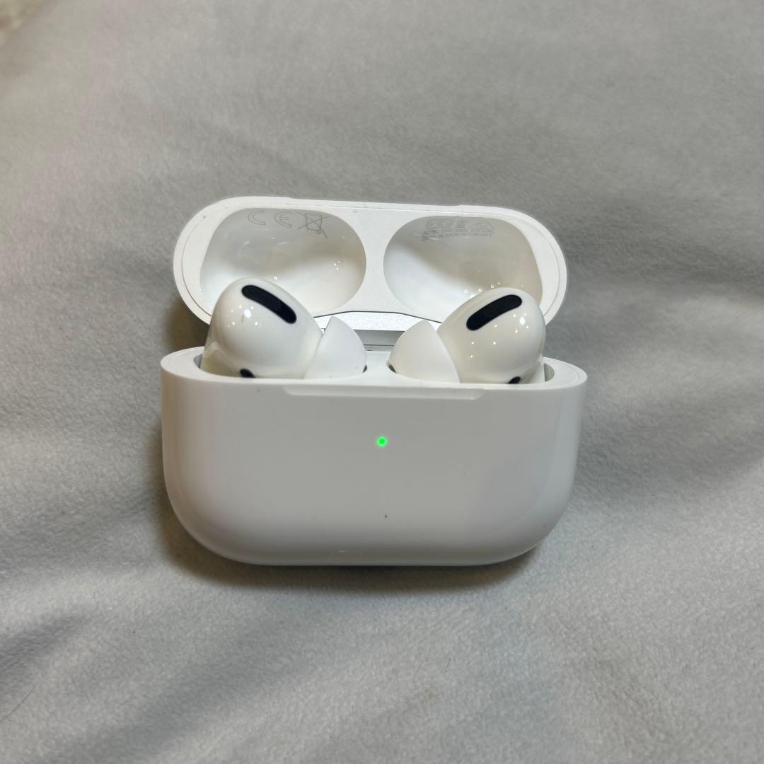 AirPodsPro本体 ホワイト ブラックケース付き