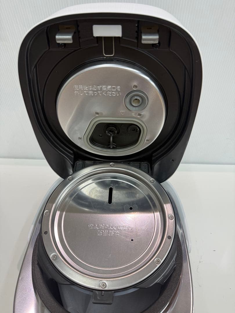 TOSHIBA 真空圧力IHジャー炊飯器RC-10VSV 2024年製