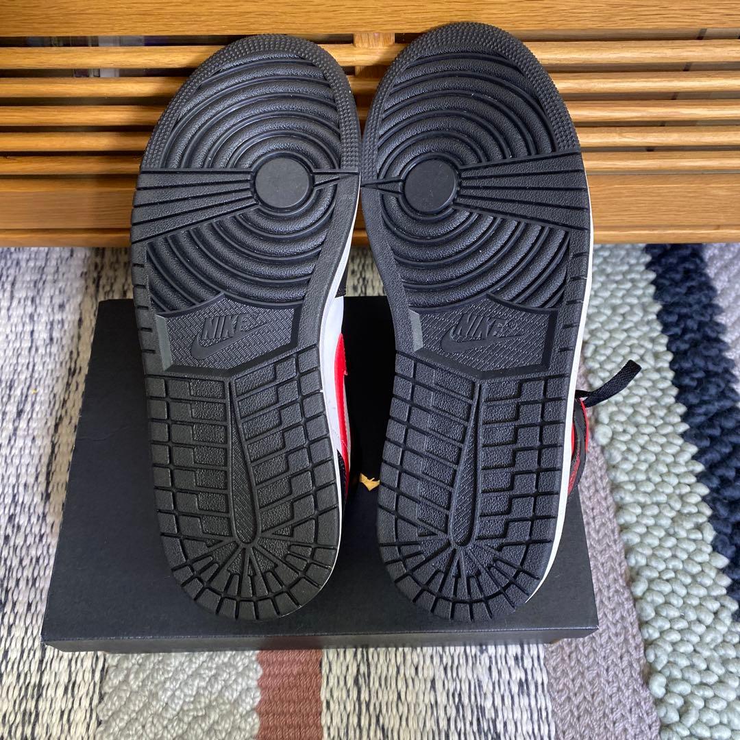 【新品】NIKE ナイキ エアジョーダン 1 ミッド 27.0cm 黒赤白