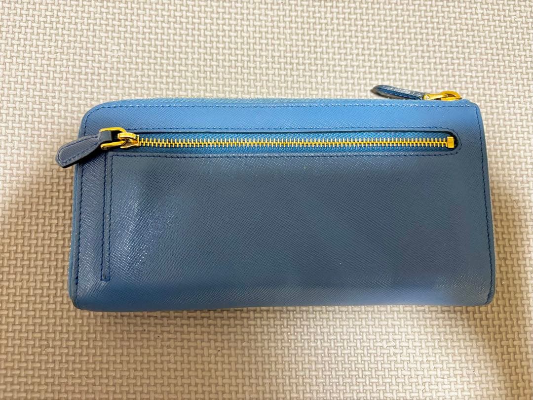 え*ん様 【新年特価】PRADA プラダ 水色 レザー 長財布 ショッパー付き