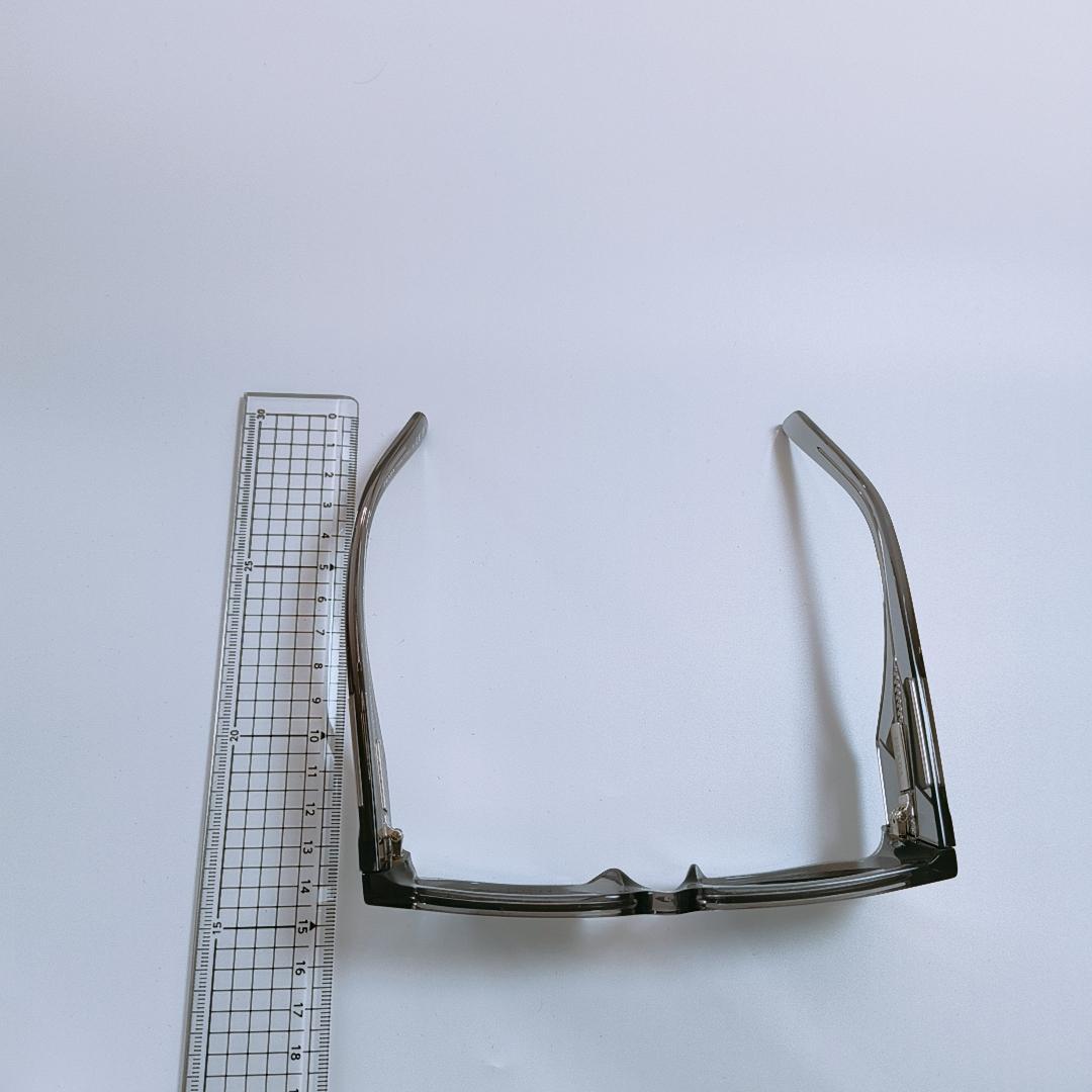 【新品未使用】PRADA トライアングルロゴ入り サングラス PR09ZS