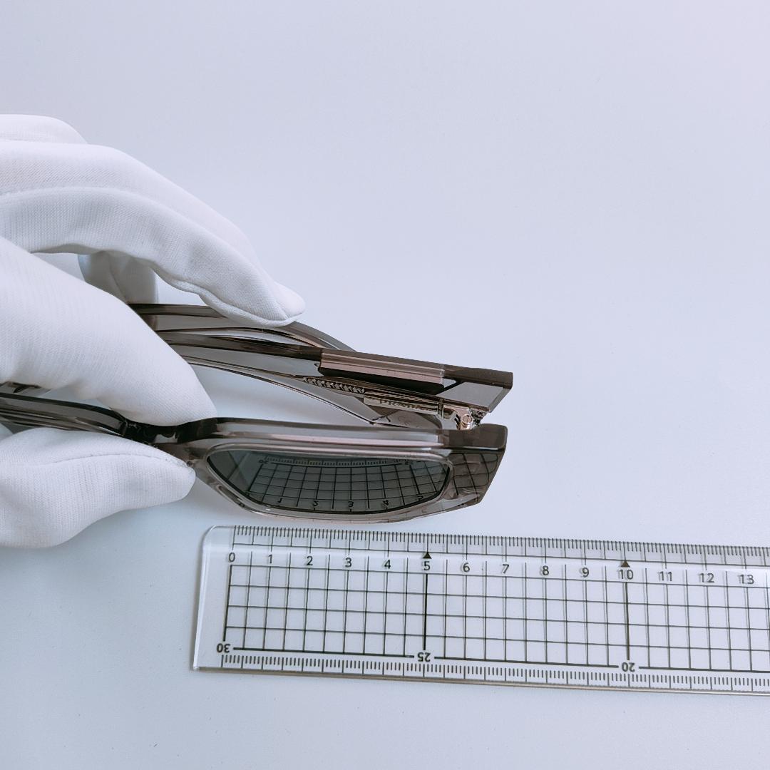 【新品未使用】PRADA トライアングルロゴ入り サングラス PR09ZS