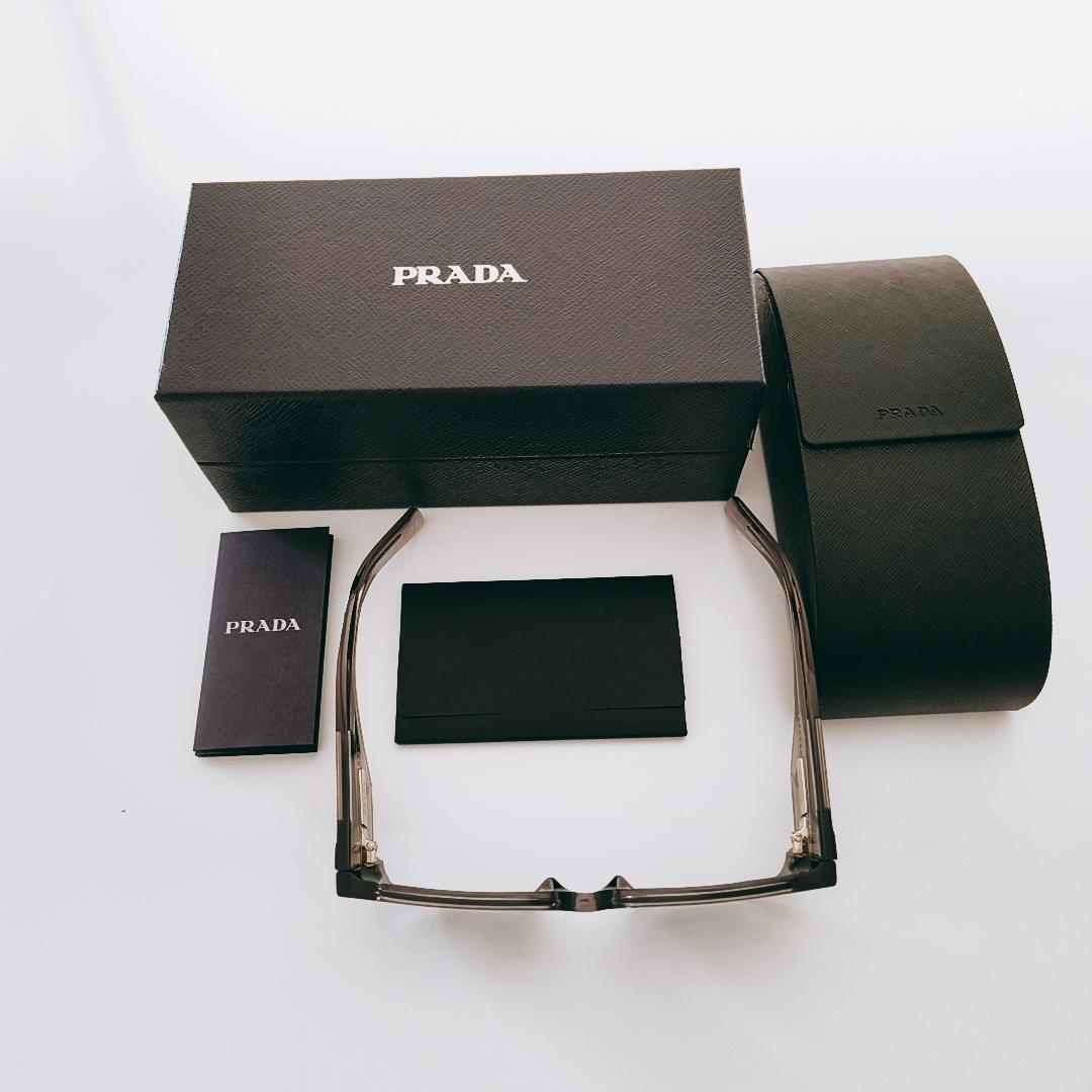 【新品未使用】PRADA トライアングルロゴ入り サングラス PR09ZS