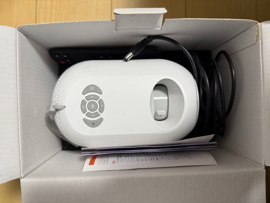 ETOE ホワイト プロジェクター 本体　三脚付