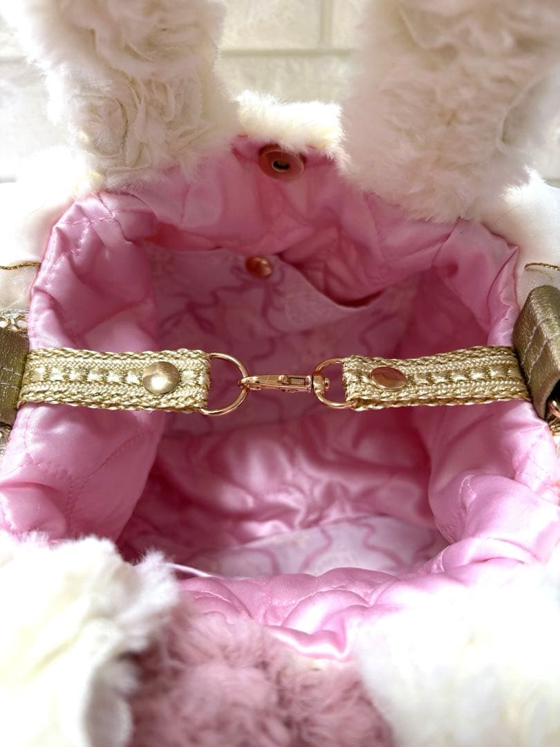 m*e様 コヤンイサムチョン　フリルファーバッグ 白　ピンクうさちゃん