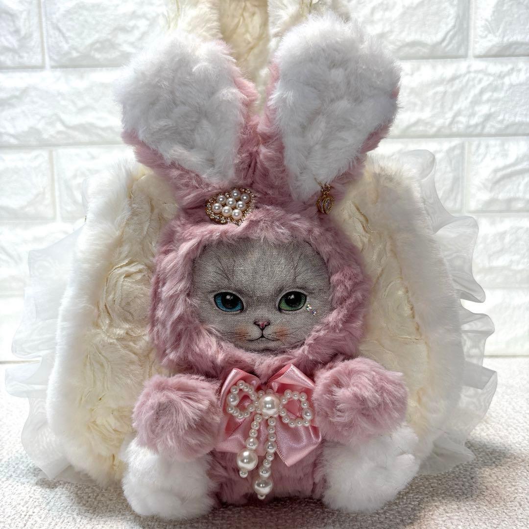 m*e様 コヤンイサムチョン　フリルファーバッグ 白　ピンクうさちゃん