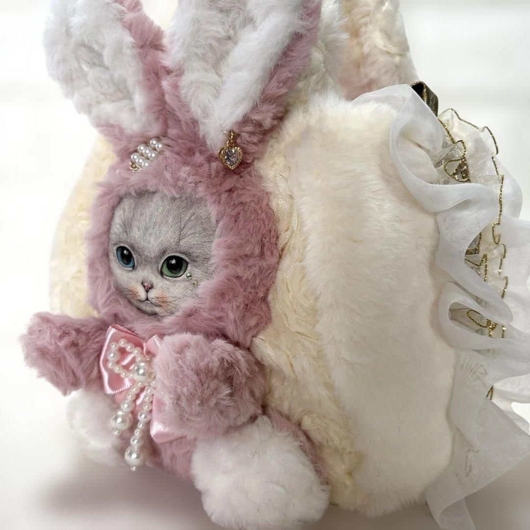 m*e様 コヤンイサムチョン　フリルファーバッグ 白　ピンクうさちゃん