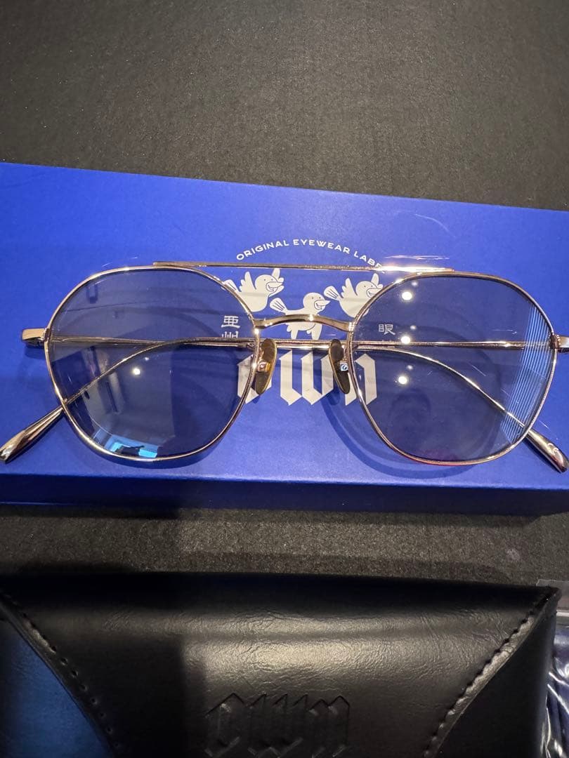 OWN #17　GOLD TITANIUM / LIGHT GREY サングラス