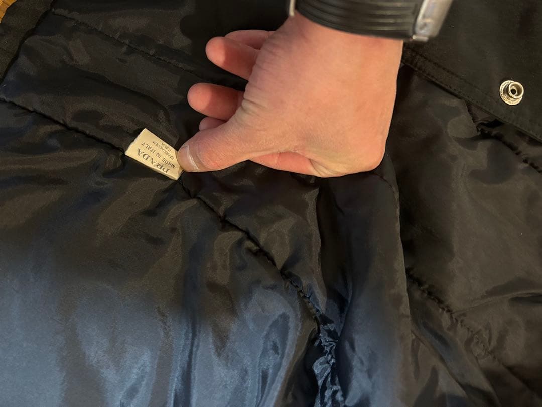 y*i様 PRADA ブラック ダウンジャケット
