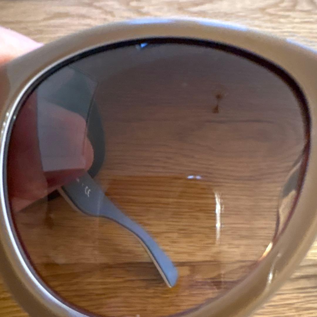 Dolce & Gabbana ブラウン キャットアイ サングラス