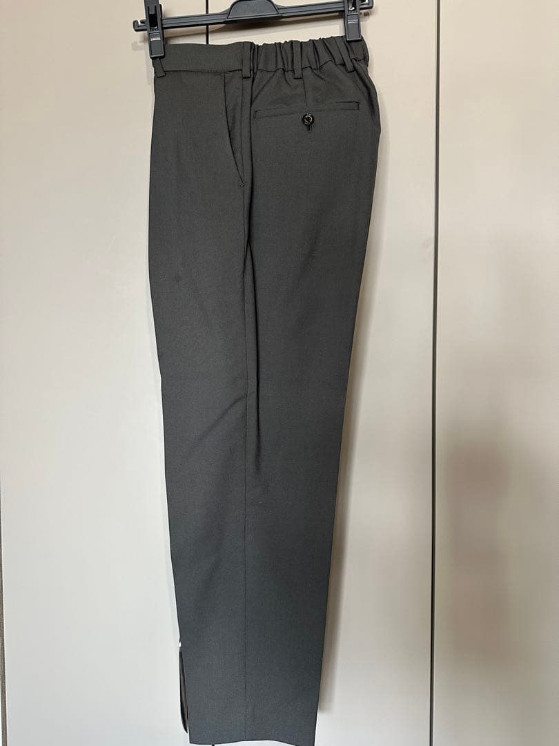 【新品未使用】MARKAWAREグレー スラックス