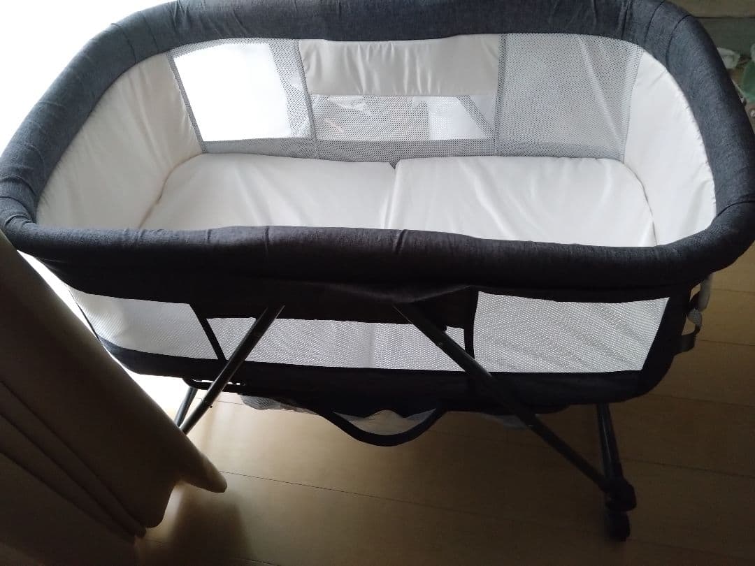 折りたたみ ベビーベッド グレー