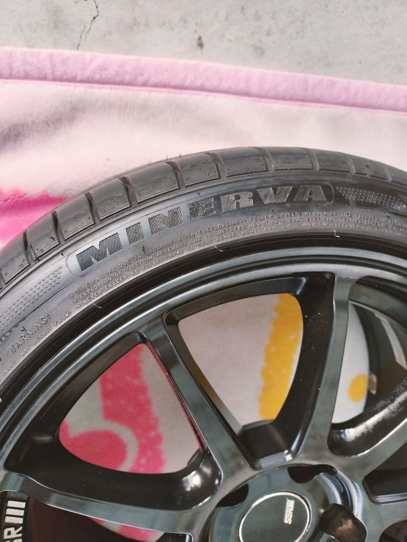 SSR GTV02 8J ＋45 5H 17インチ　114.3　215/40