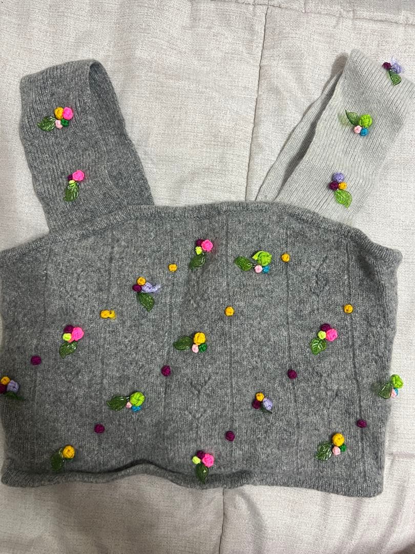 yanyan ヤンヤン　ニットベスト