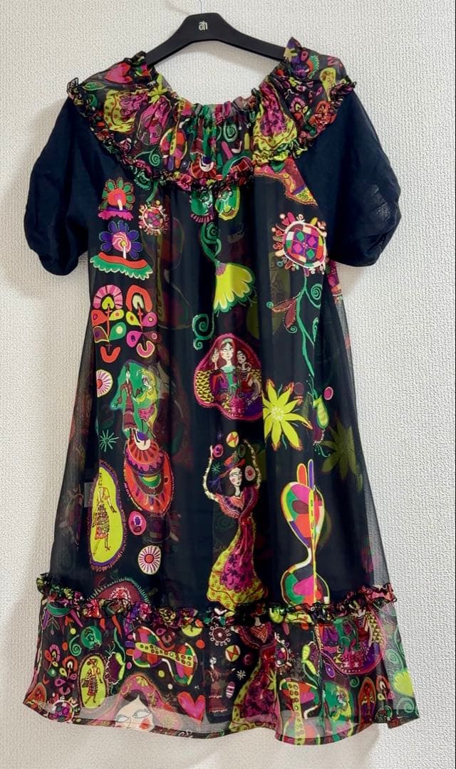 トクコ カラフル柄 フリル付きチュニック