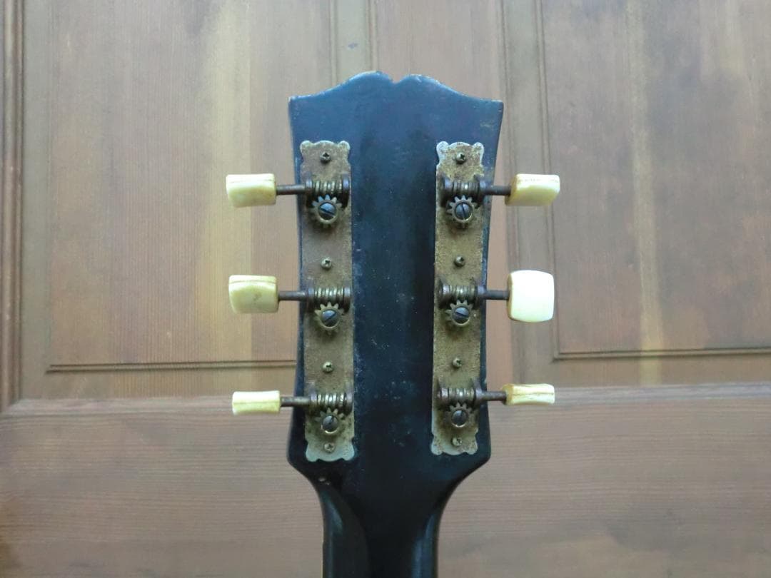 Hawaii guitar　アーチトップ・ピックギター・フルアコ