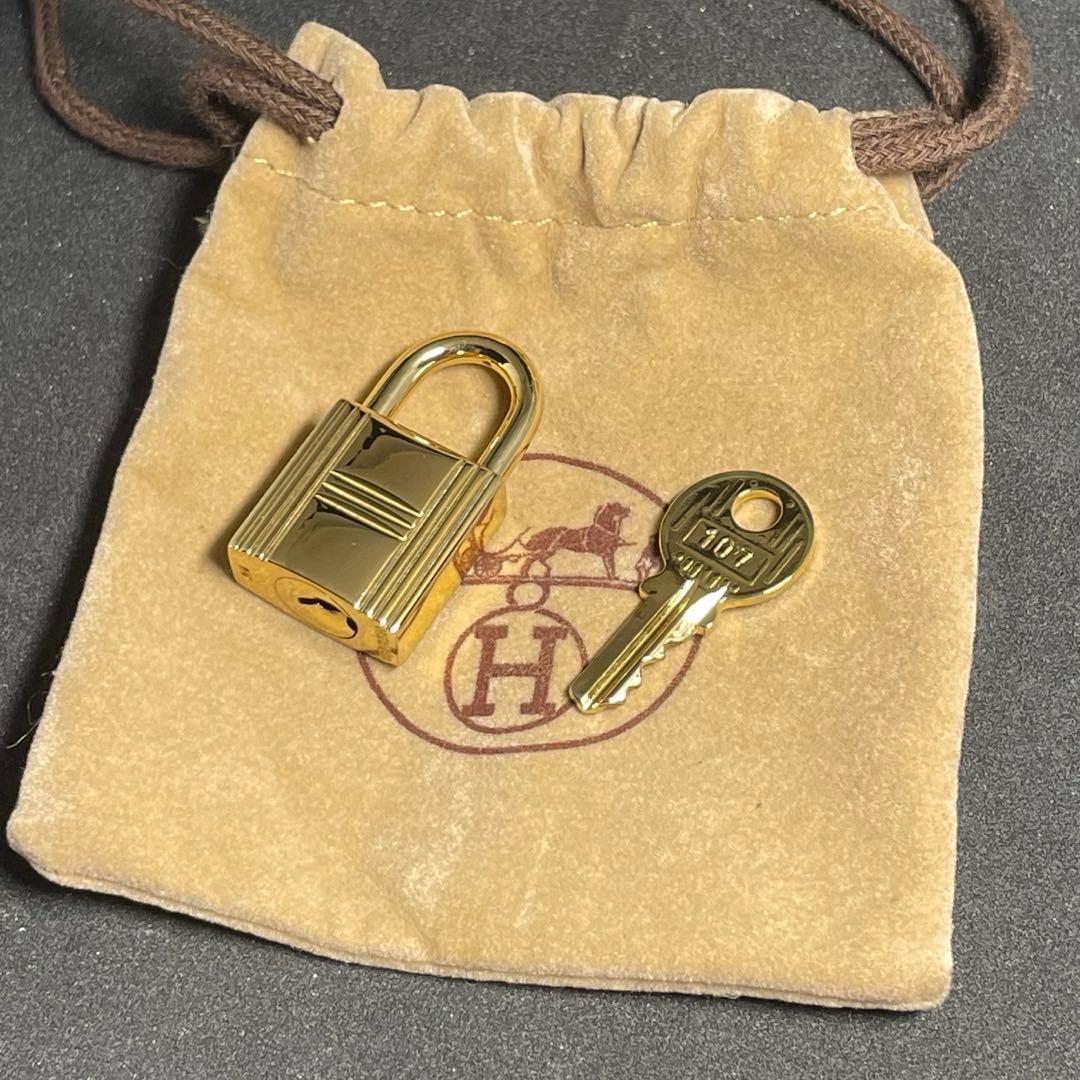 【美品】エルメス K24ゴールドメッキ パドロック カデナ リペア品 107番