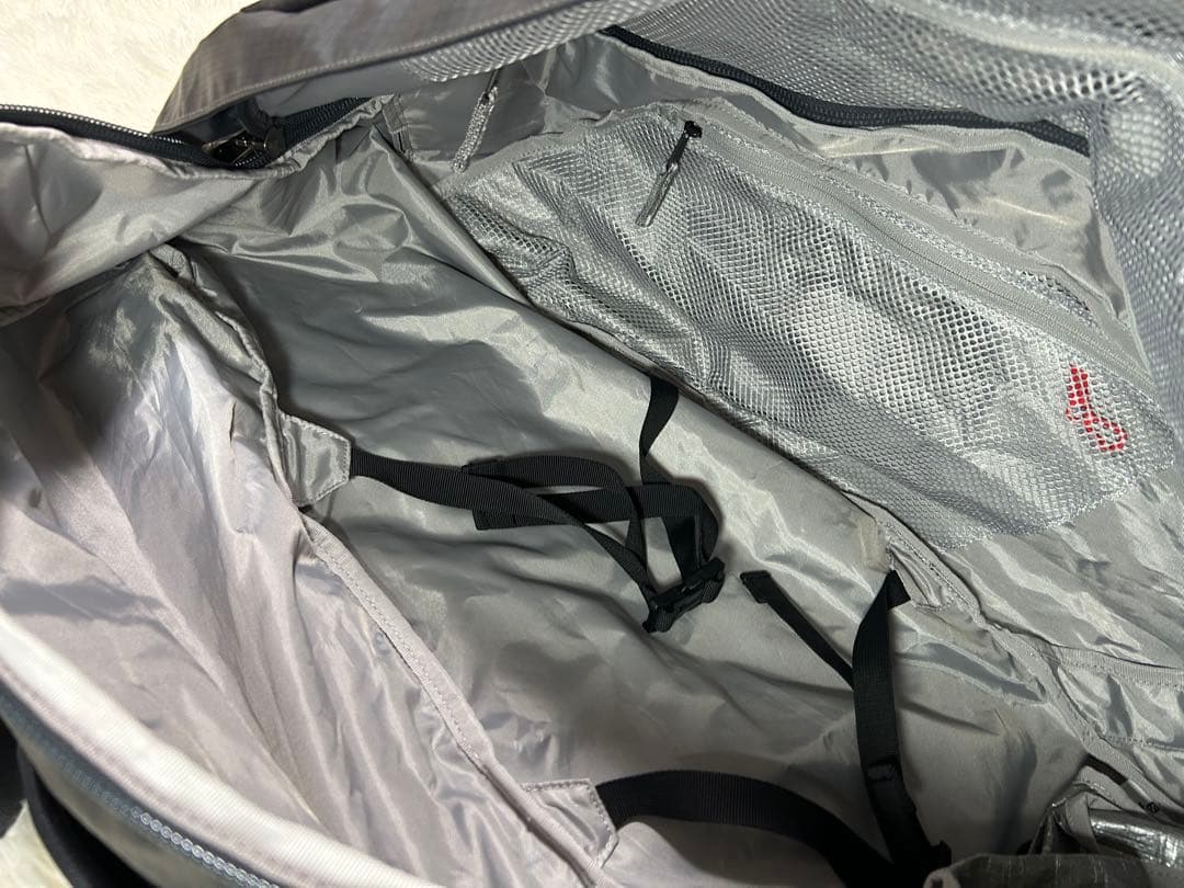 Salomon アウトライフ70L アウトライフ ダッフルバック旅行バッグ