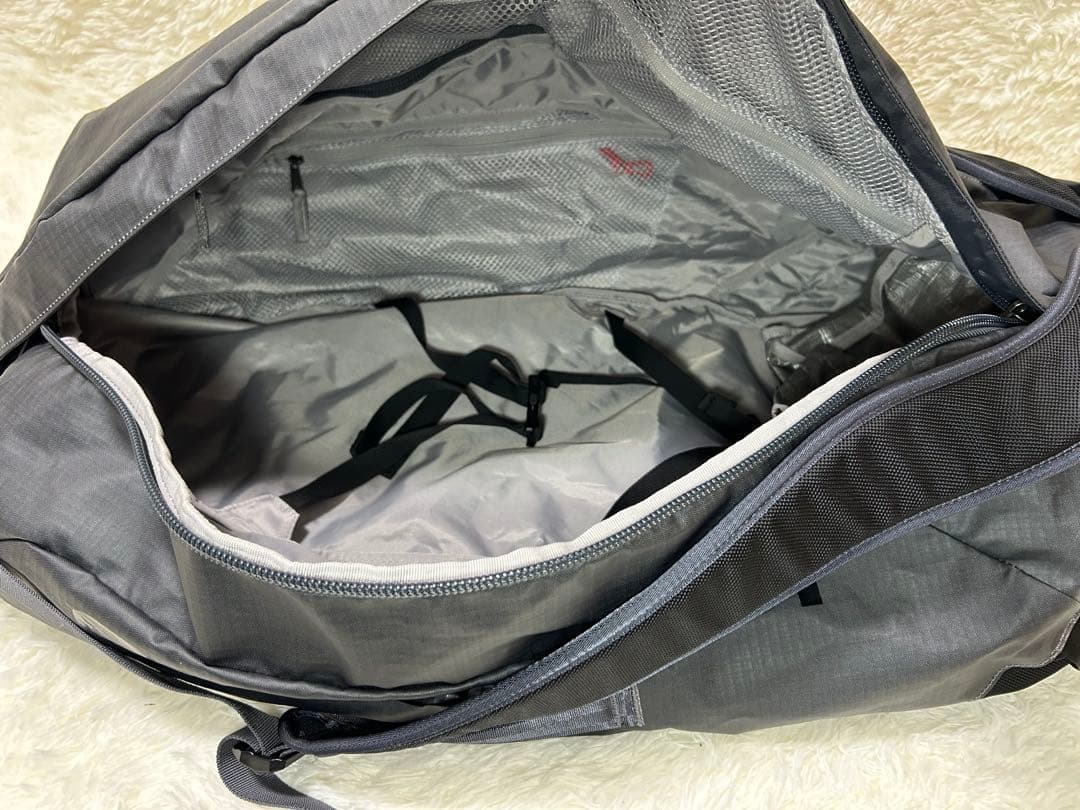 Salomon アウトライフ70L アウトライフ ダッフルバック旅行バッグ