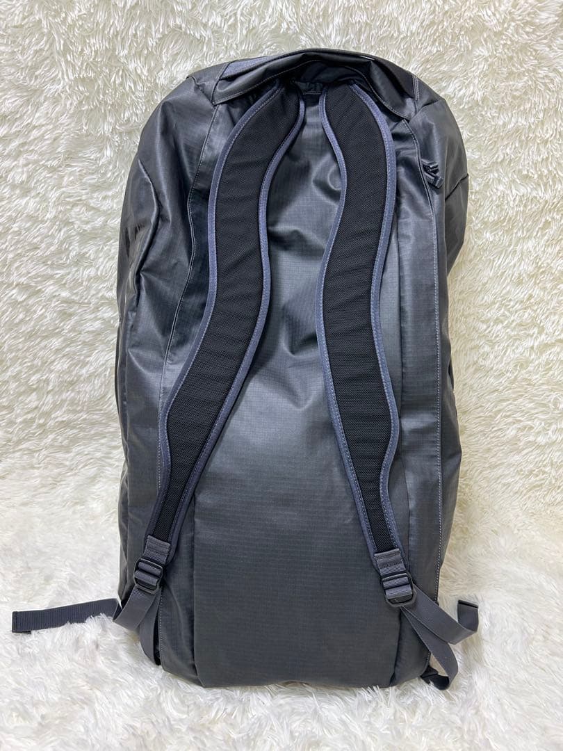 Salomon アウトライフ70L アウトライフ ダッフルバック旅行バッグ