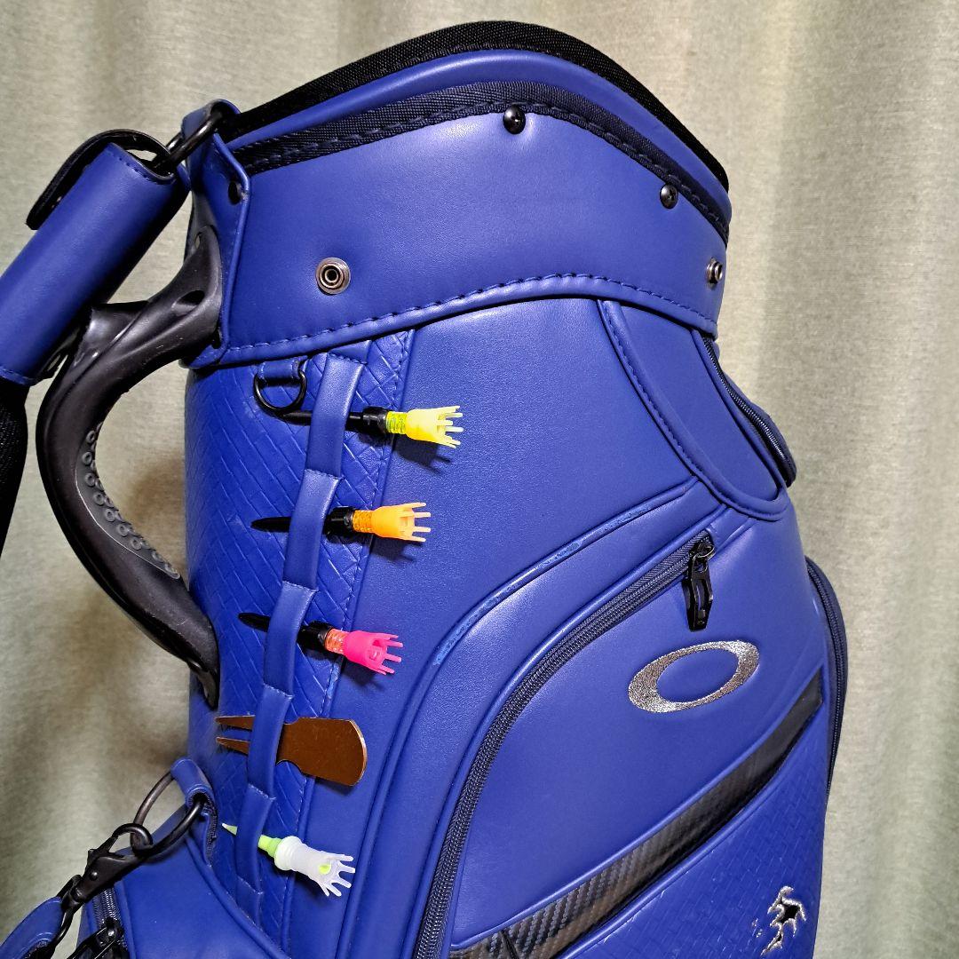 Oakley キャディバッグ 。フード付き。9.5インチ。まぁまぁ美品。