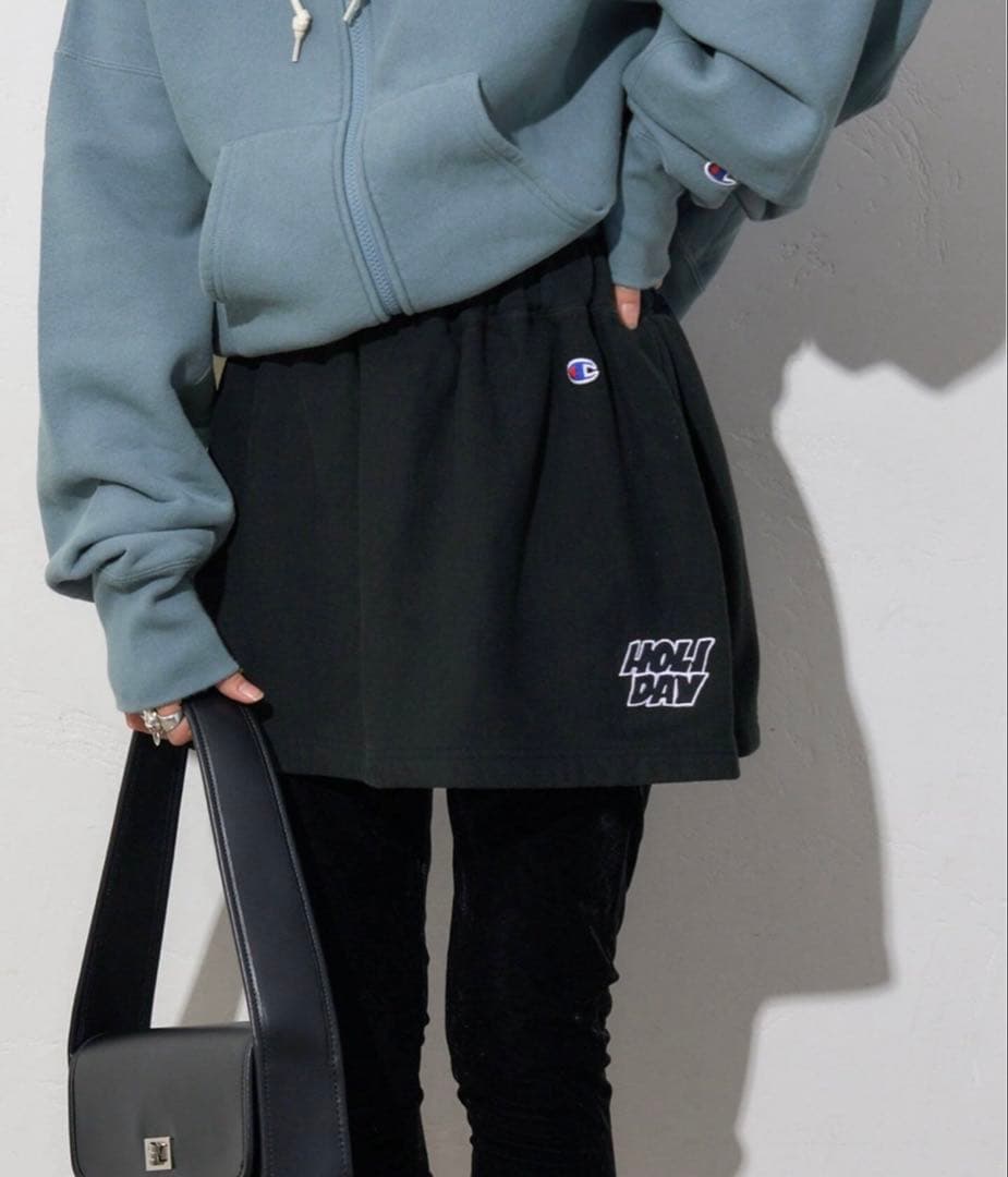新品タグ付 CHAMPION HOLIDAY ミニスカート