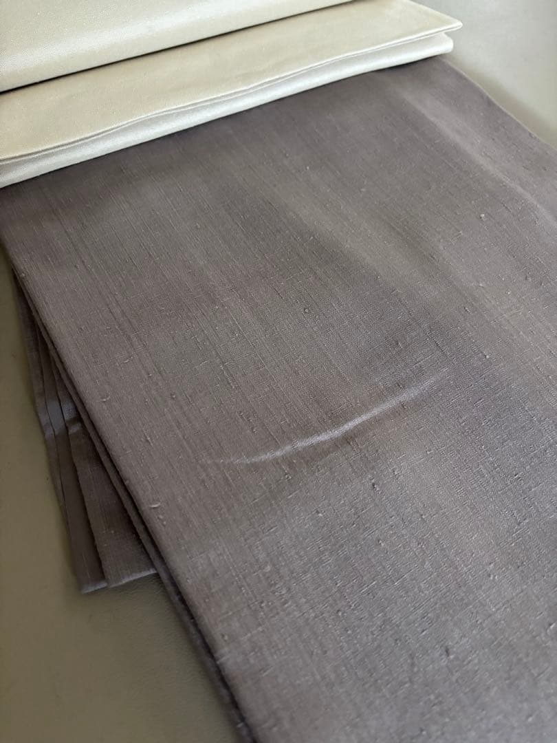 〈訳あり価格〉正絹 無地 袷 結城紬 グレイッシュパープル 洒落紋 波に千鳥