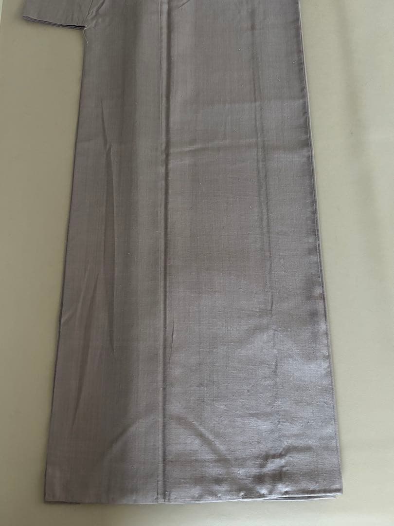 〈訳あり価格〉正絹 無地 袷 結城紬 グレイッシュパープル 洒落紋 波に千鳥