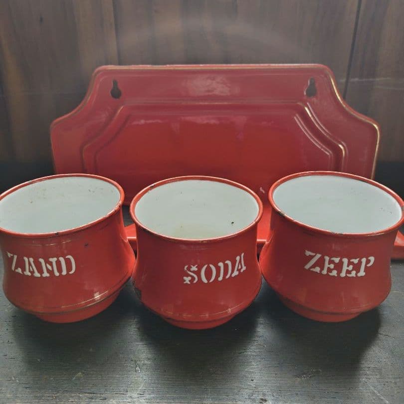 アンティーク　ホーロー　サボンラック　レッド